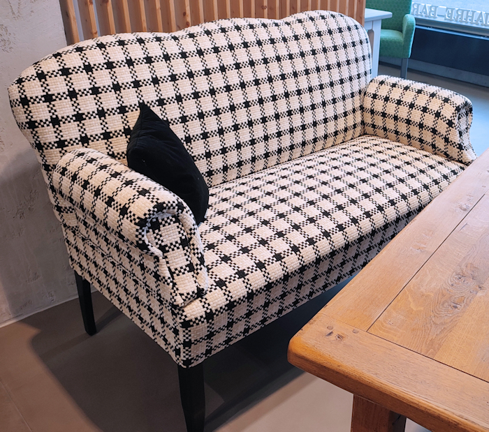 tischsofa abverkauf leer