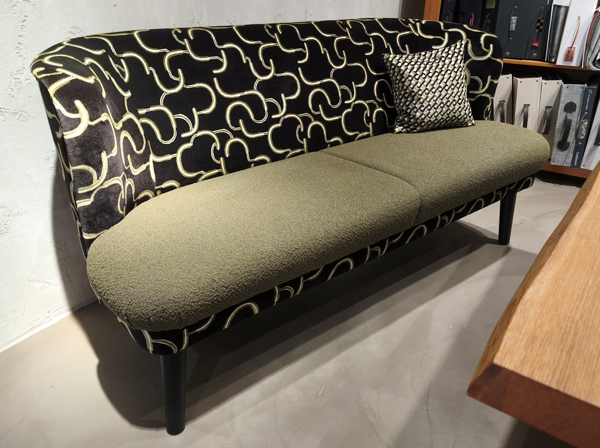Tischbank lounge im Barnickel Factory Outlet